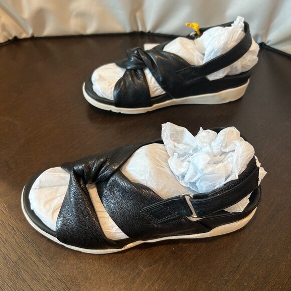 Strive Tahiti II NWB Women's Platform Arch Support Sandal, Black 7 - Picture 6 of 10